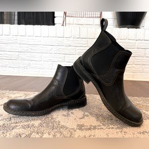 Born men’s boots, black, size 10